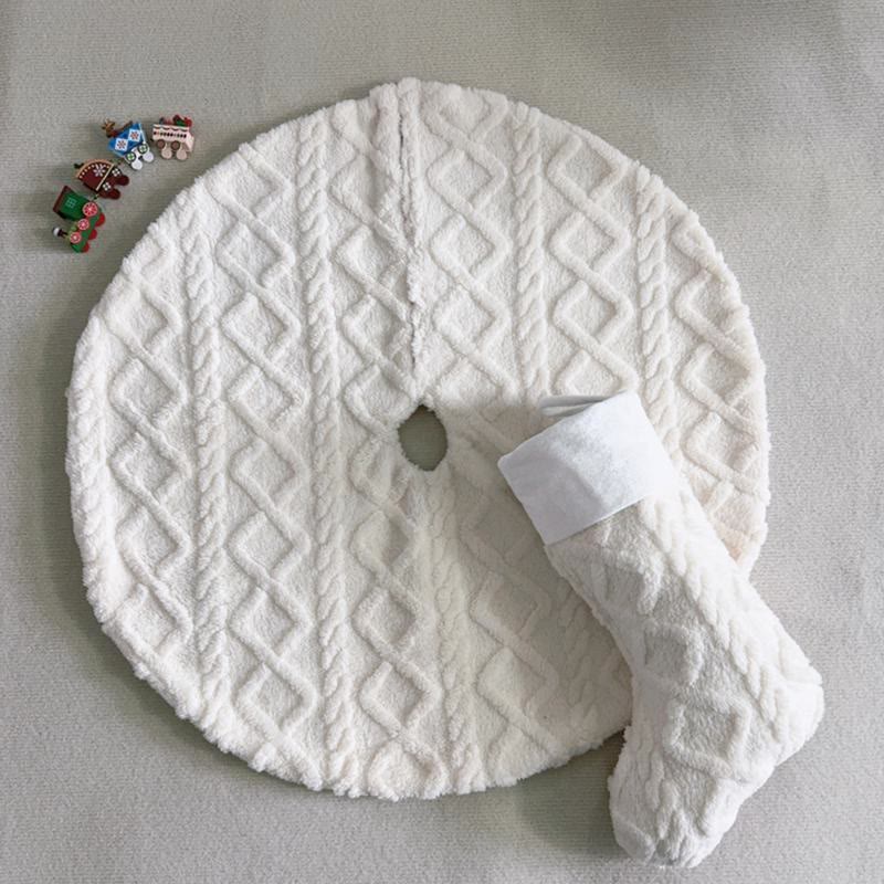 White Woven Pattern Tree Skirt - image 3